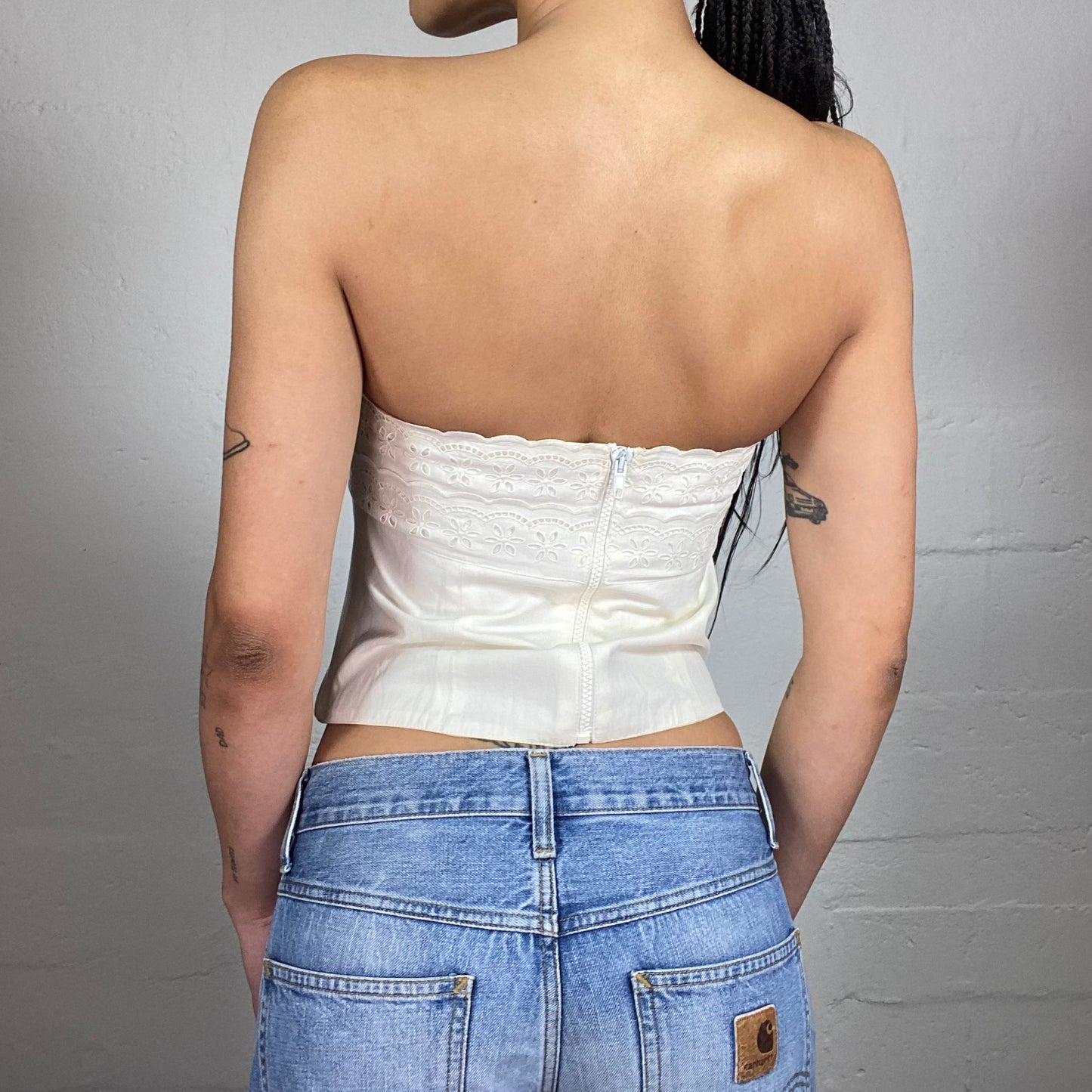 Vintage 2000's Coquette White Cropped Corset Top with Lace Bra Details (M)