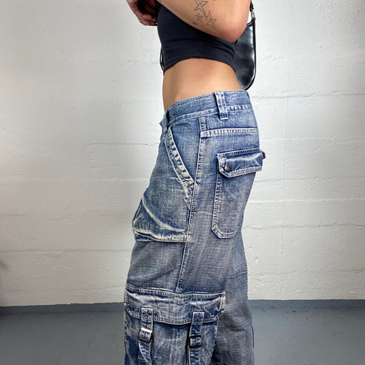 Vintage 2000's Hip-Hop Light Washed Straight Cut Cargo Jeans (L)