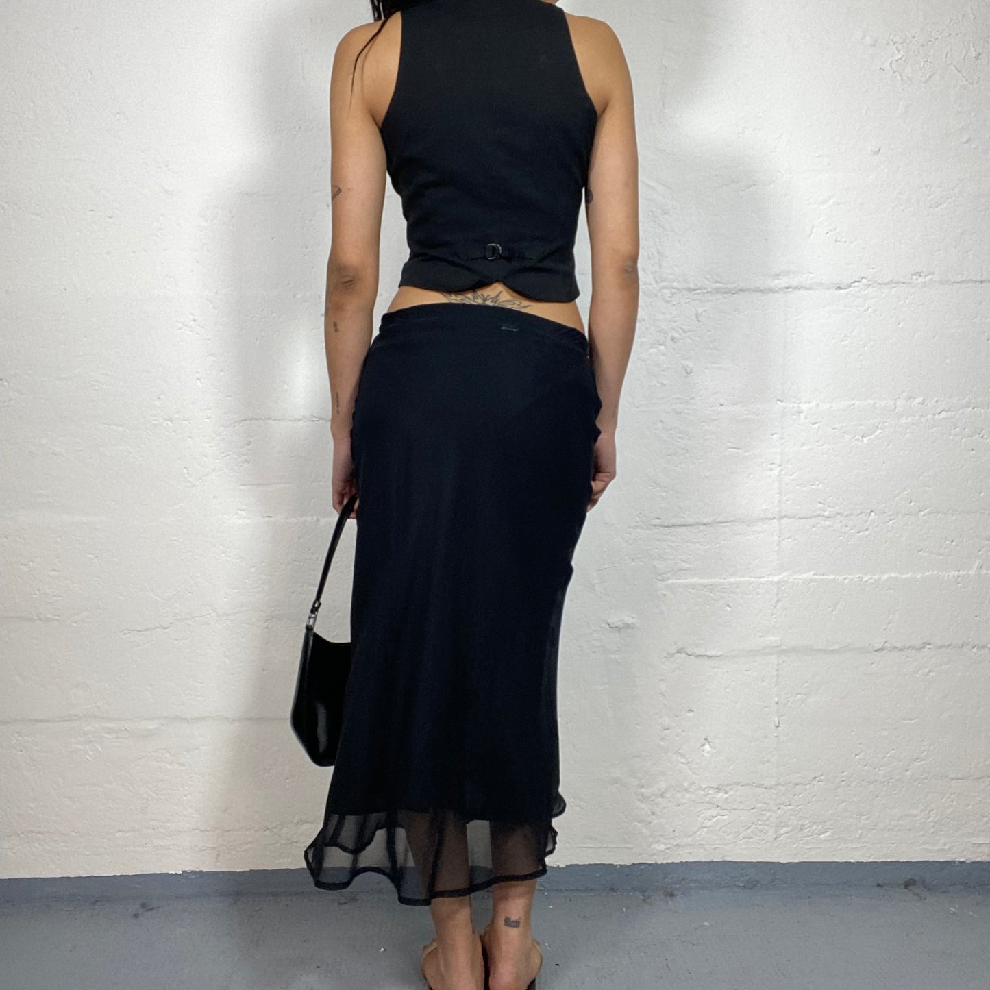 Vintage 2000's Romantic Black Chiffon Low Waisted Maxi Skirt with Waved Bottom (M)