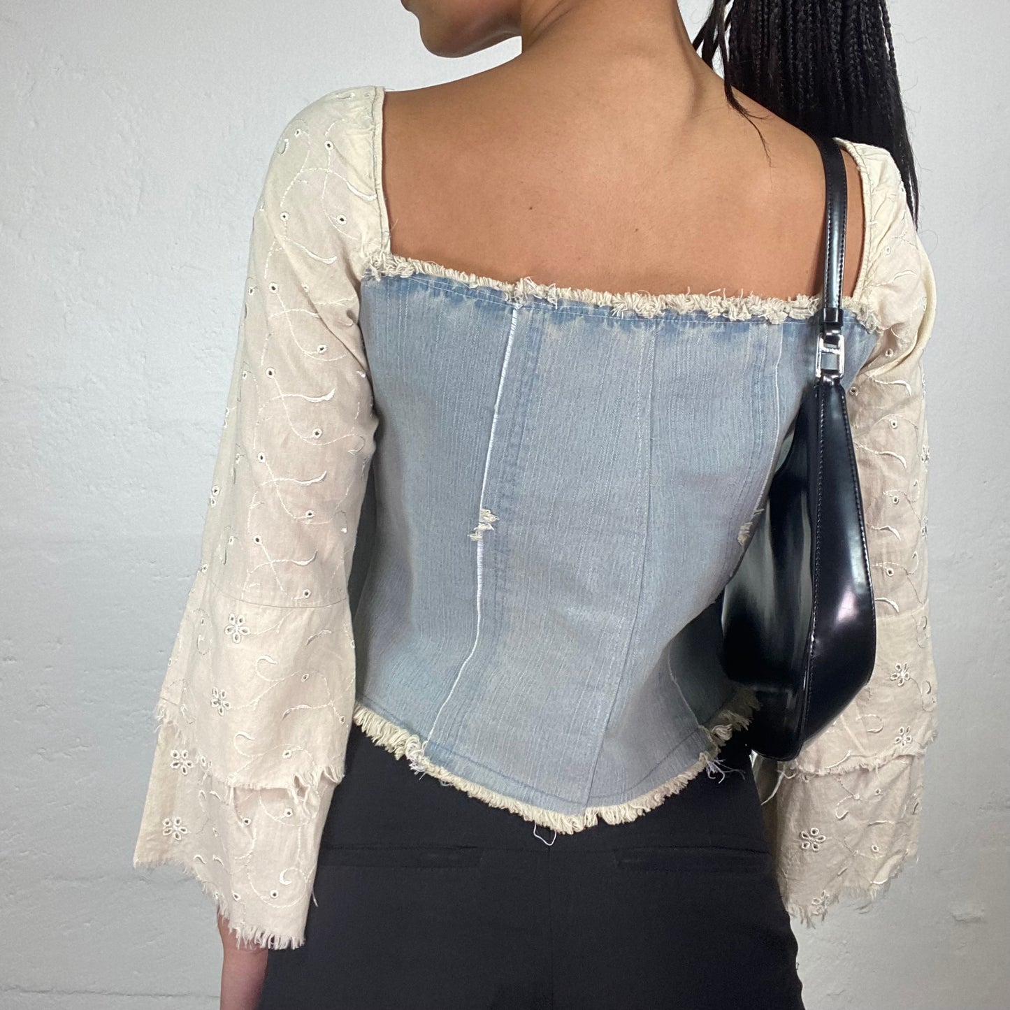 Vintage 2000’s Soft Girl Ivory Linen Floral Textire Shirt with Light Denim Details (M)