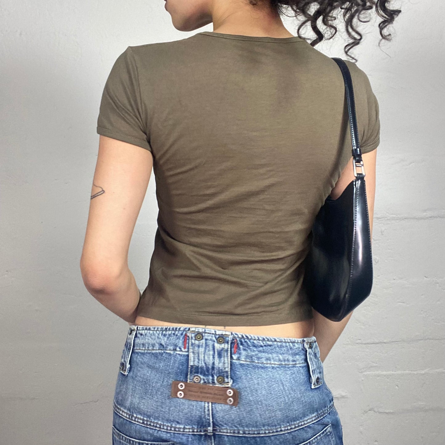 Vintage 2000's Casual Khaki Brown Baby Tee with Cartoon Print (S)