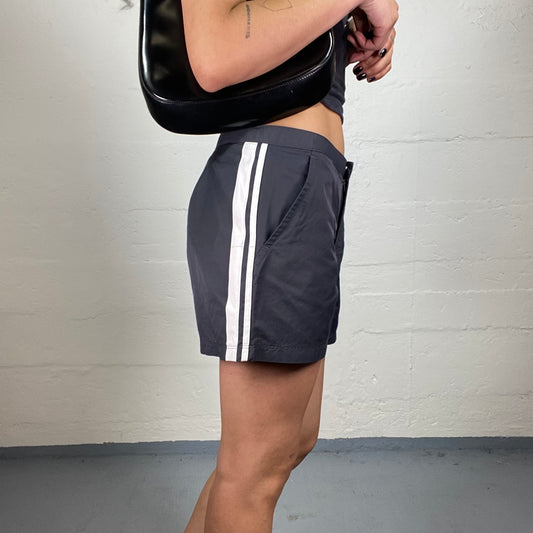Vintage 2000's Archive Nike Sporty Black Shorts with White Side Stripes (M)