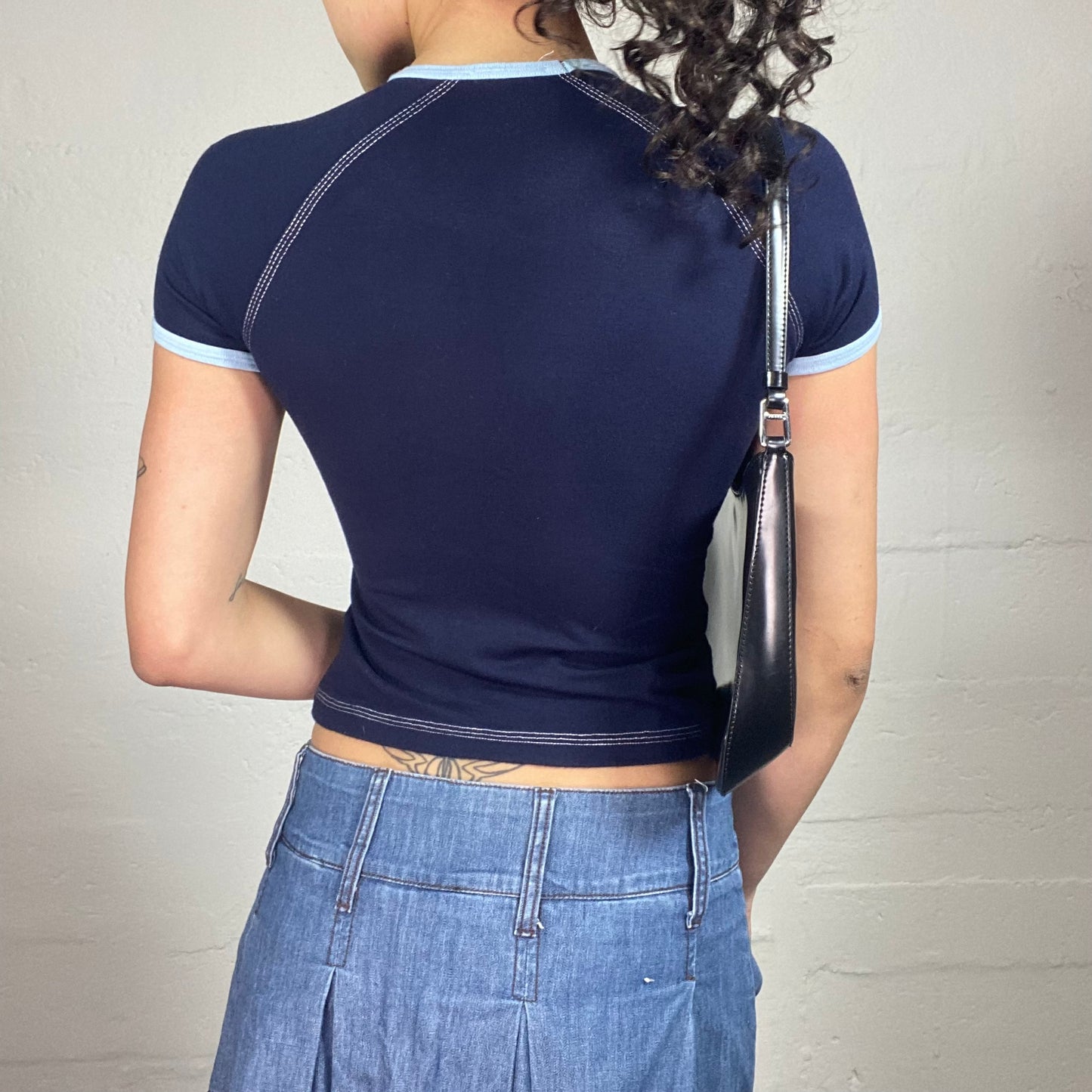 Vintage 2000's Sporty/Casual Midnight Blue Baby Tee with Typography Print and Baby Blue Trim (XL)