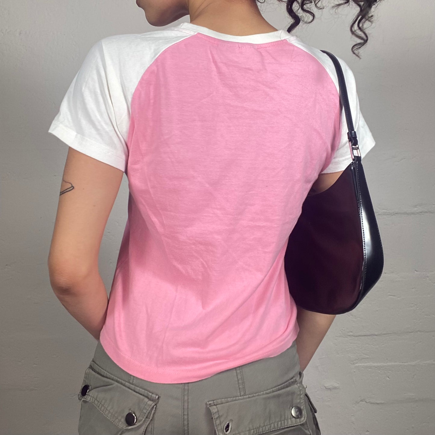 Vintage 2000's Archive Reebok Pink and White Boxy Fit Cropped Tee (M)