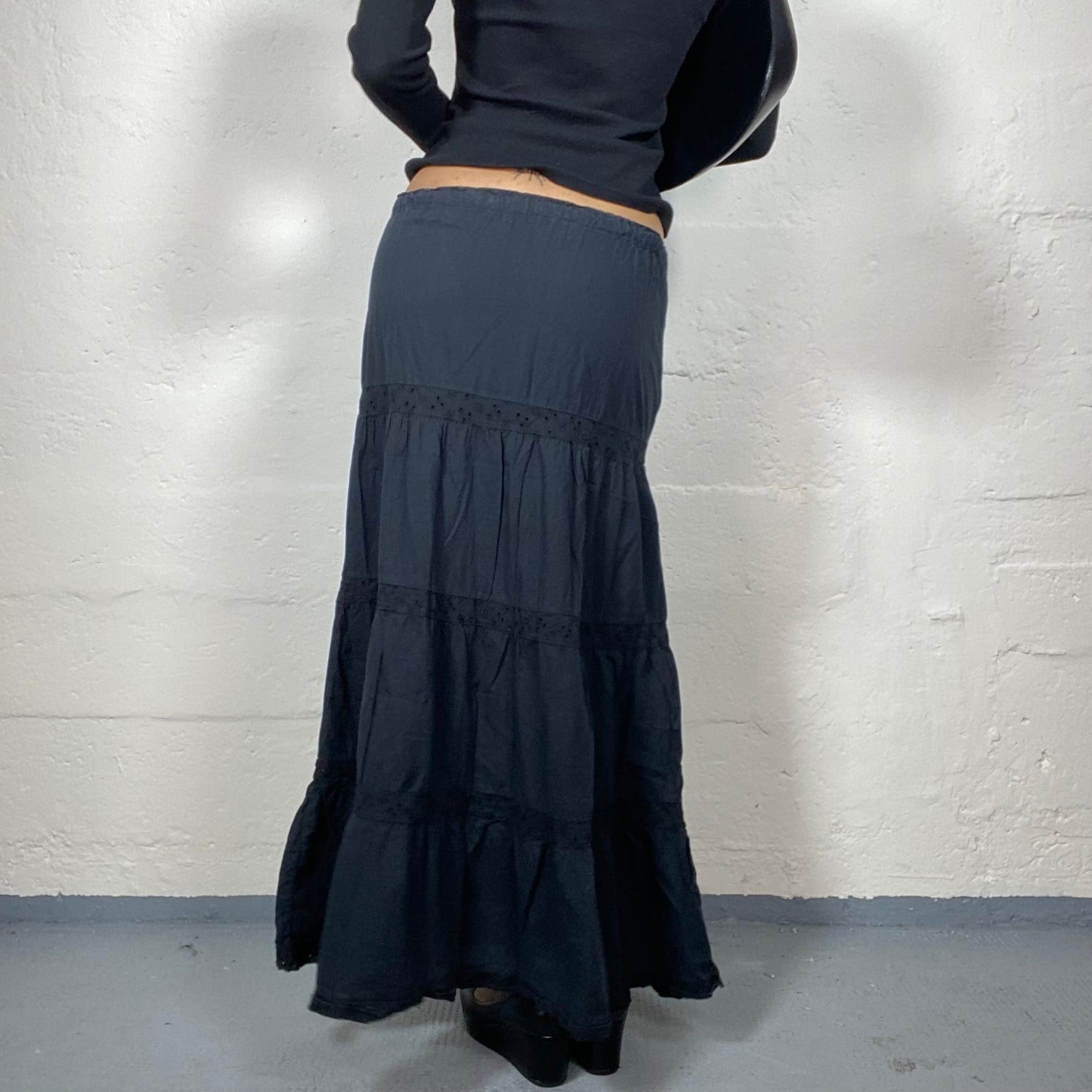 Vintage 2000's Summer Boho Navy Blue Ruffled Maxi Skirt with Lace Decorations (S)