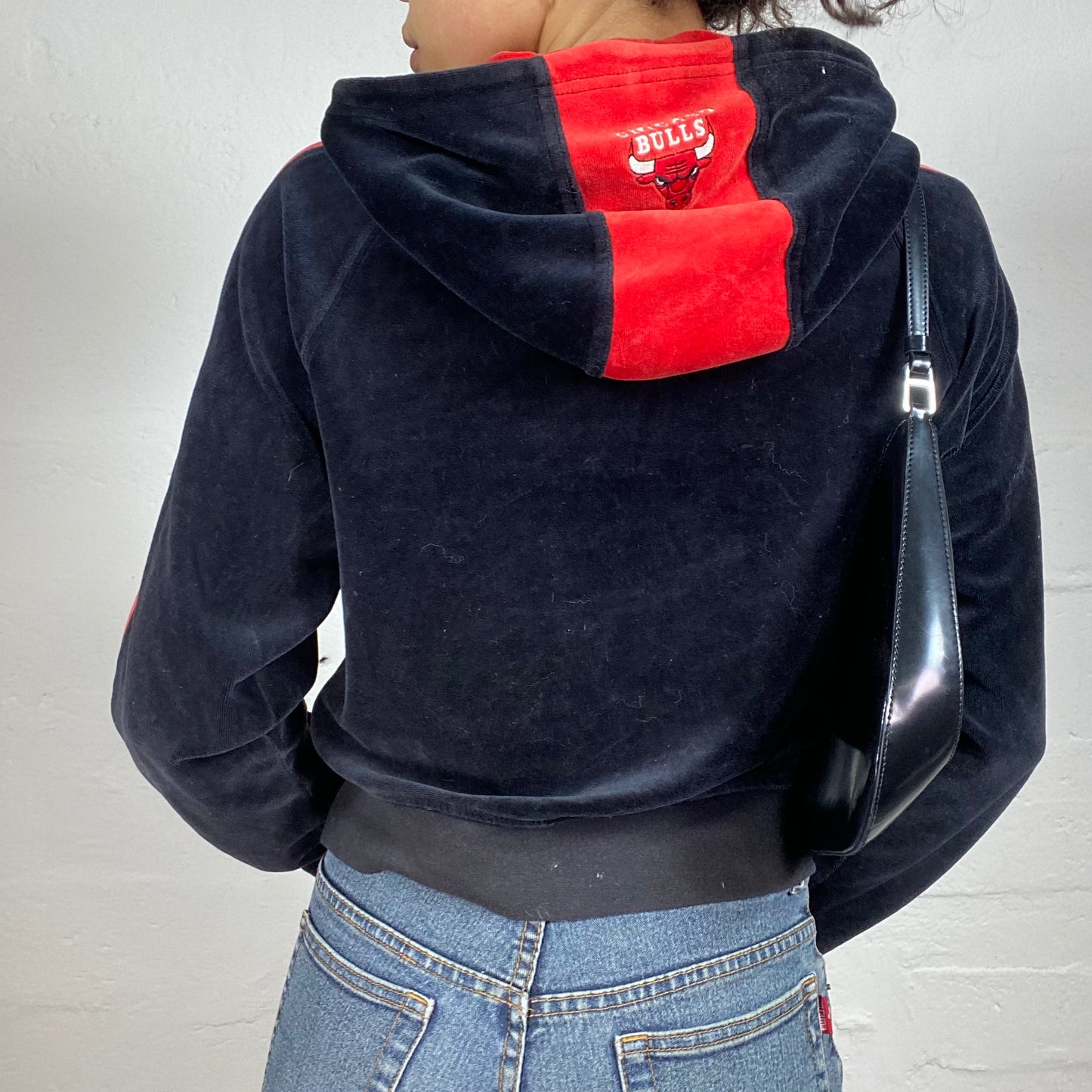 Vintage 2000's Bulls Sporty Black and Red Hooded Velour Zip Ip Pullover with Typography Embroidery (S)