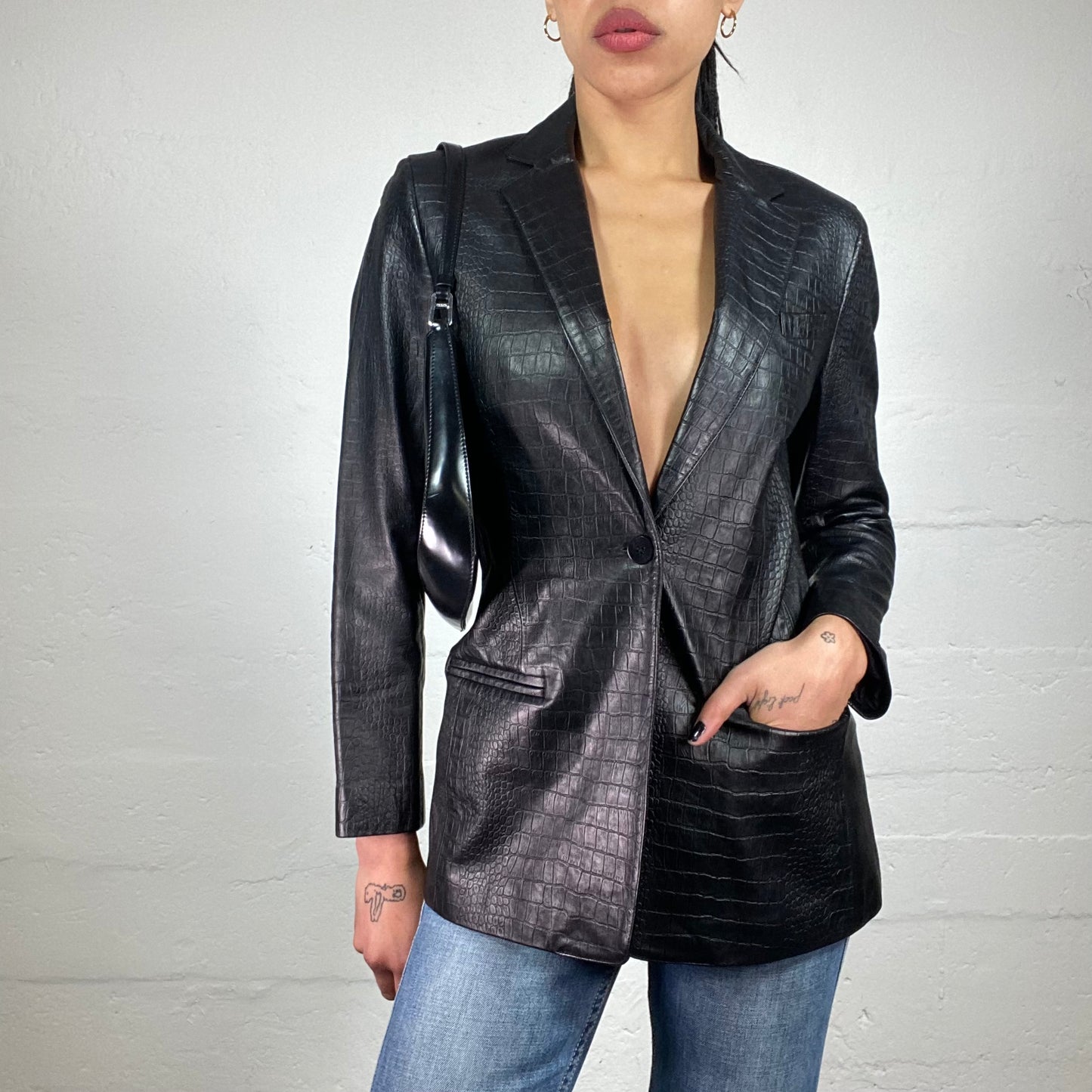 Vintage 2000's Femme Fatale Black Glossy Lamb Leather Crocodile Skin Effect Texture Blazer (M)