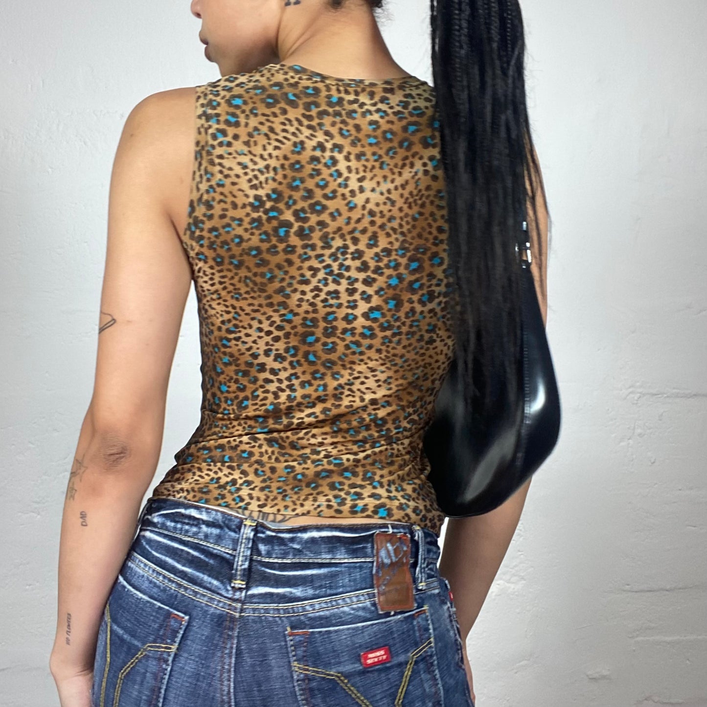 Vintage 2000's Downtown Girl Brown Toned Leo Print Tank Top with Blue Accents (M)