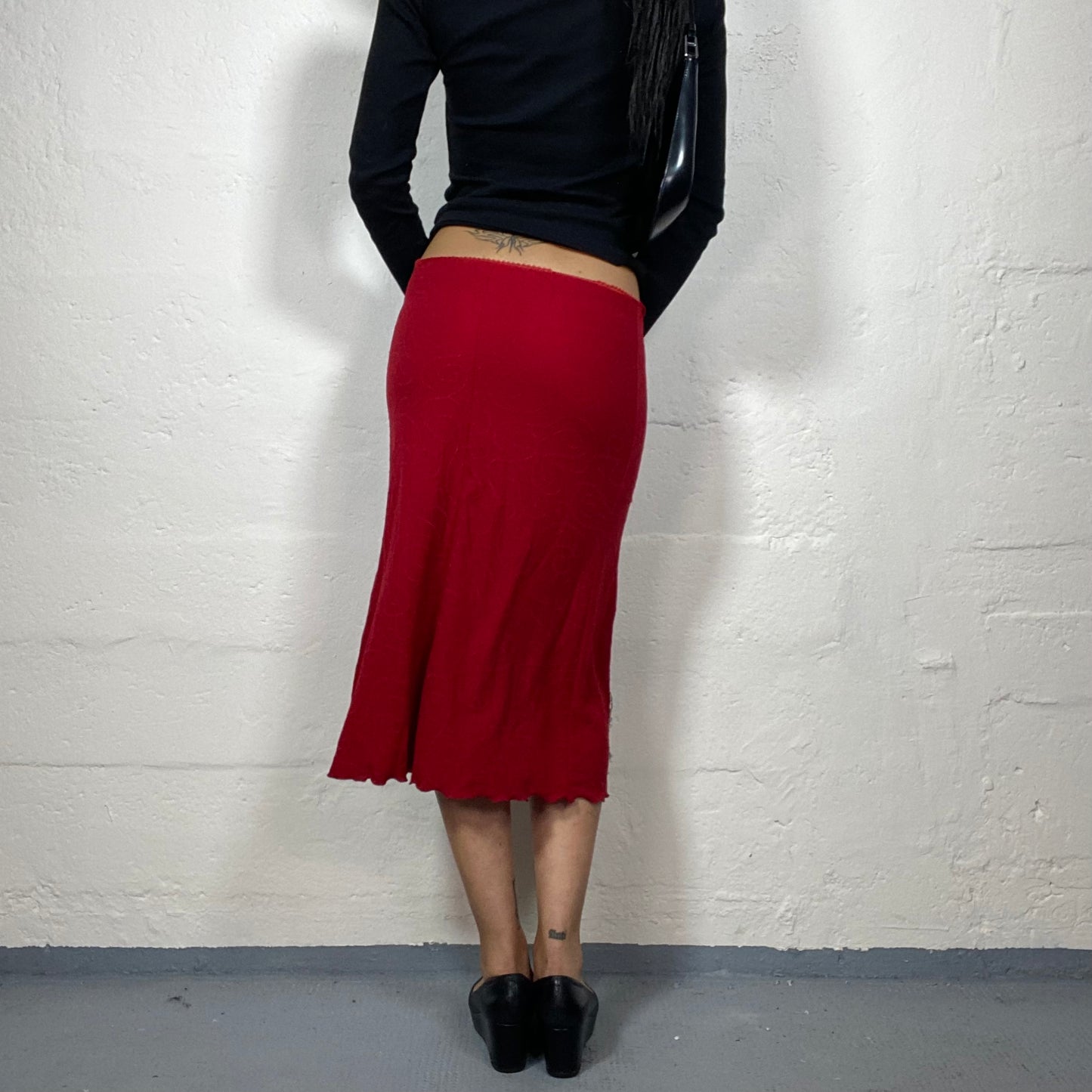 Vintage 2000's Femme Fatale Blood Red Midi Slim Fit Skirt (S)