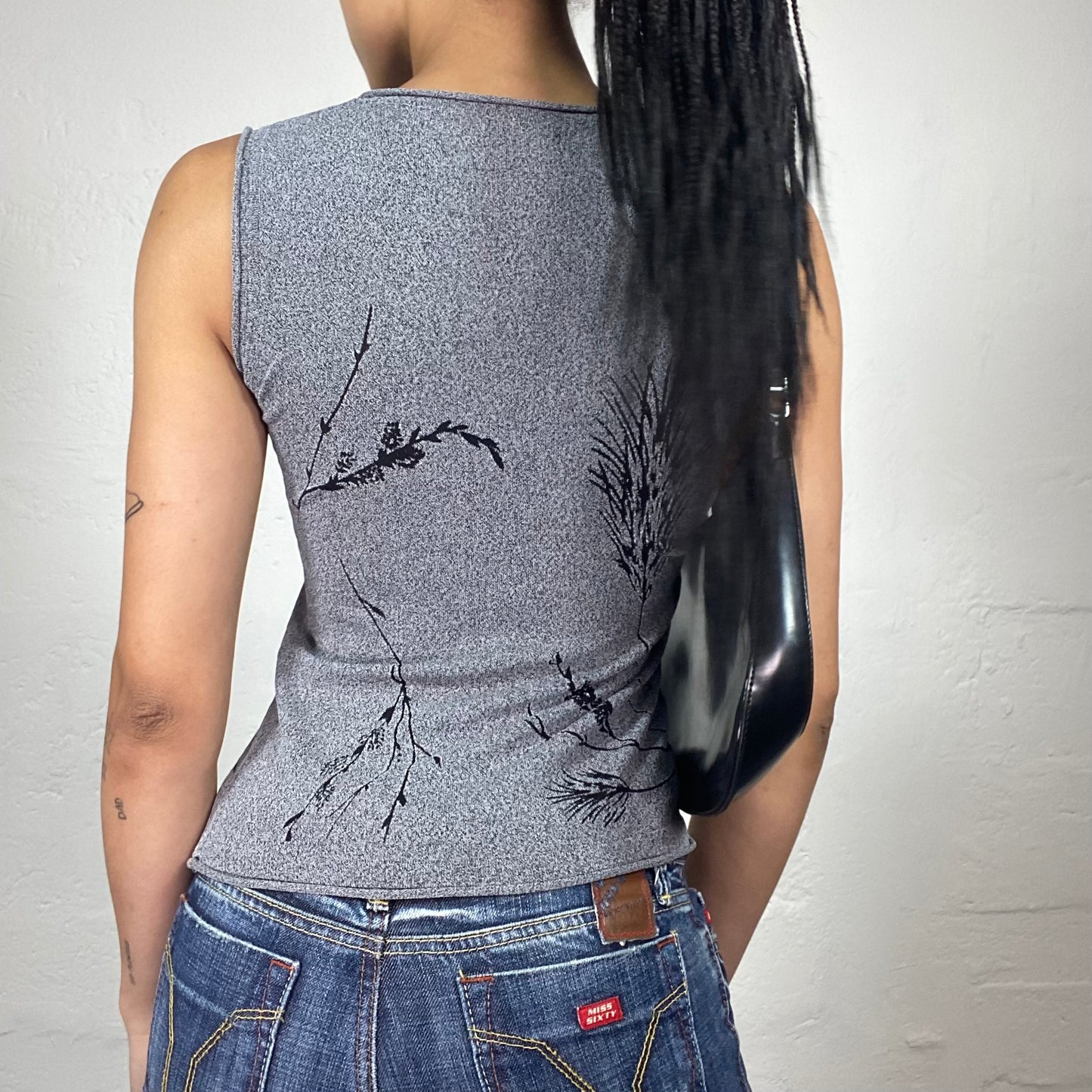 Vintage 2000's Downtown Girl Grey Knitted Jersey Tank Top with Black Leaves Print (M/L)