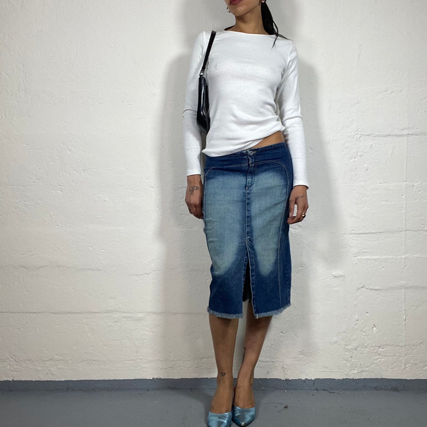 Vintage 2000's Downtown Girl Dark Blue Low Waisted Midi Denim Skirt with Light Wash Outs and Front Cut (S)