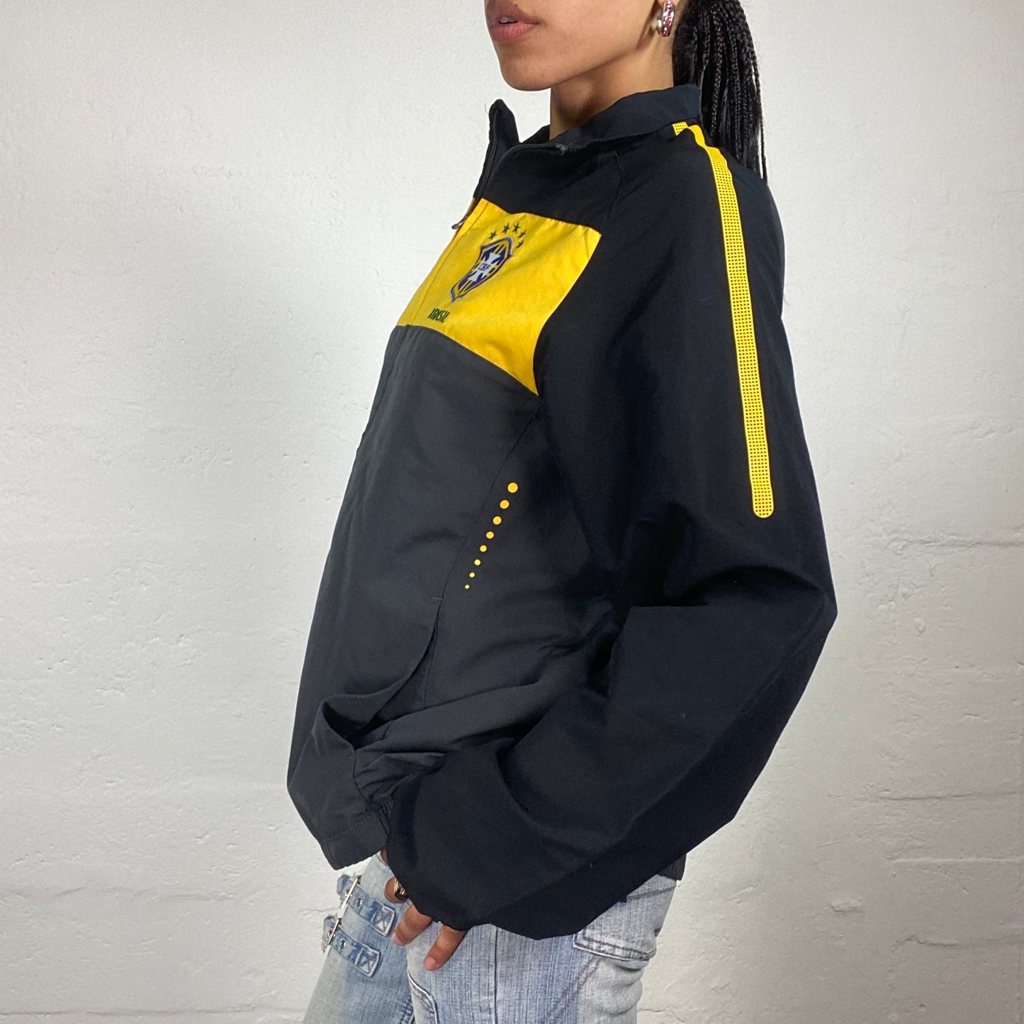 Vintage 2000’s Archive Nike Sporty Black and Grey Zip Up Windbreaker with Yellow Print Details (S)