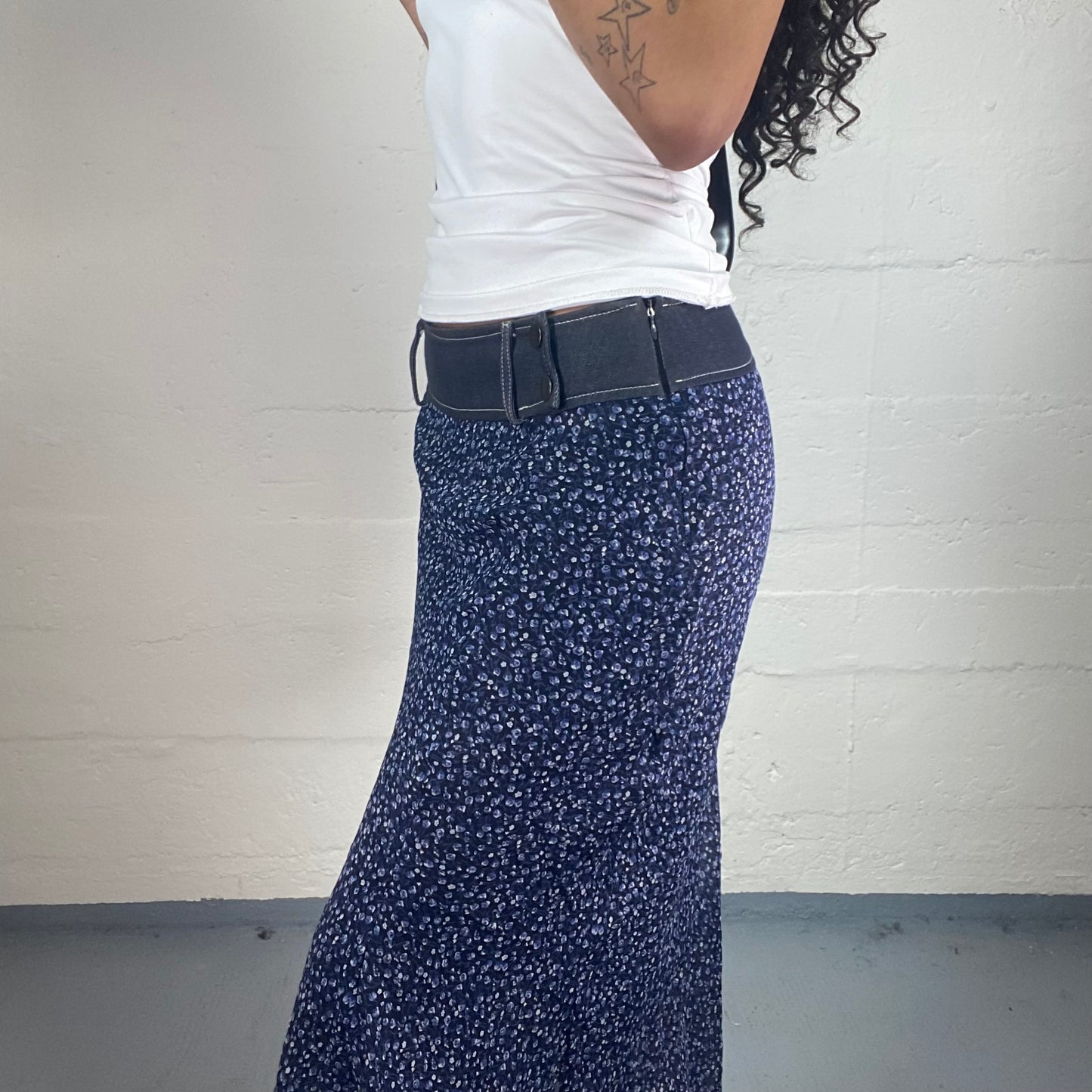 Vintage 2000's Romantic Blue Chiffon Flowy Midi Skirt with White Floral Print (S)