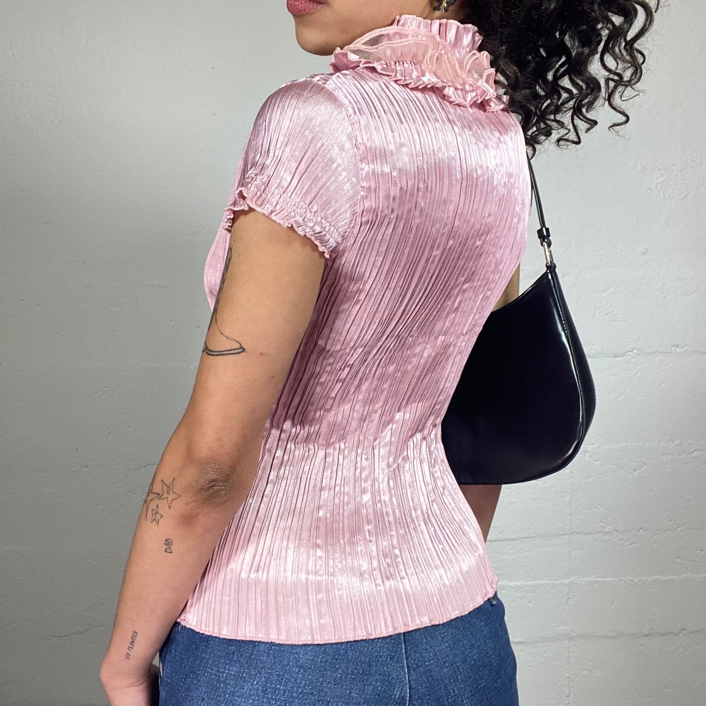 Vintage 2000's Soft Girl Pink Satin Textured Top with Ruffle Details and Short Sleeves (M)