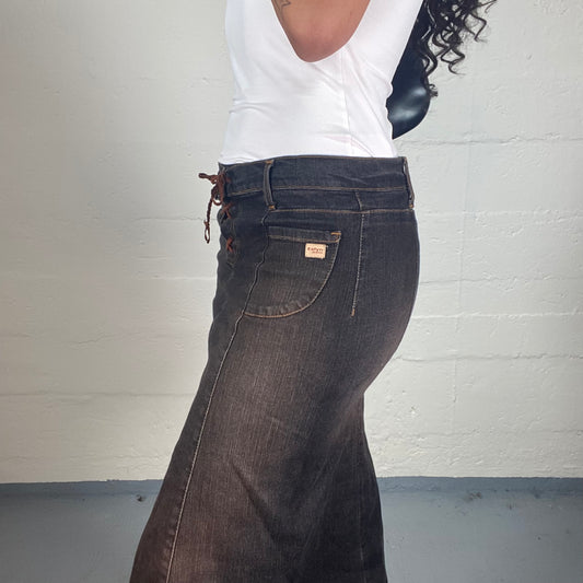 Vintage 2000's Downtown Girl Brown Toned Denim Pencil Fit Midi Lace Up Skirt (M)