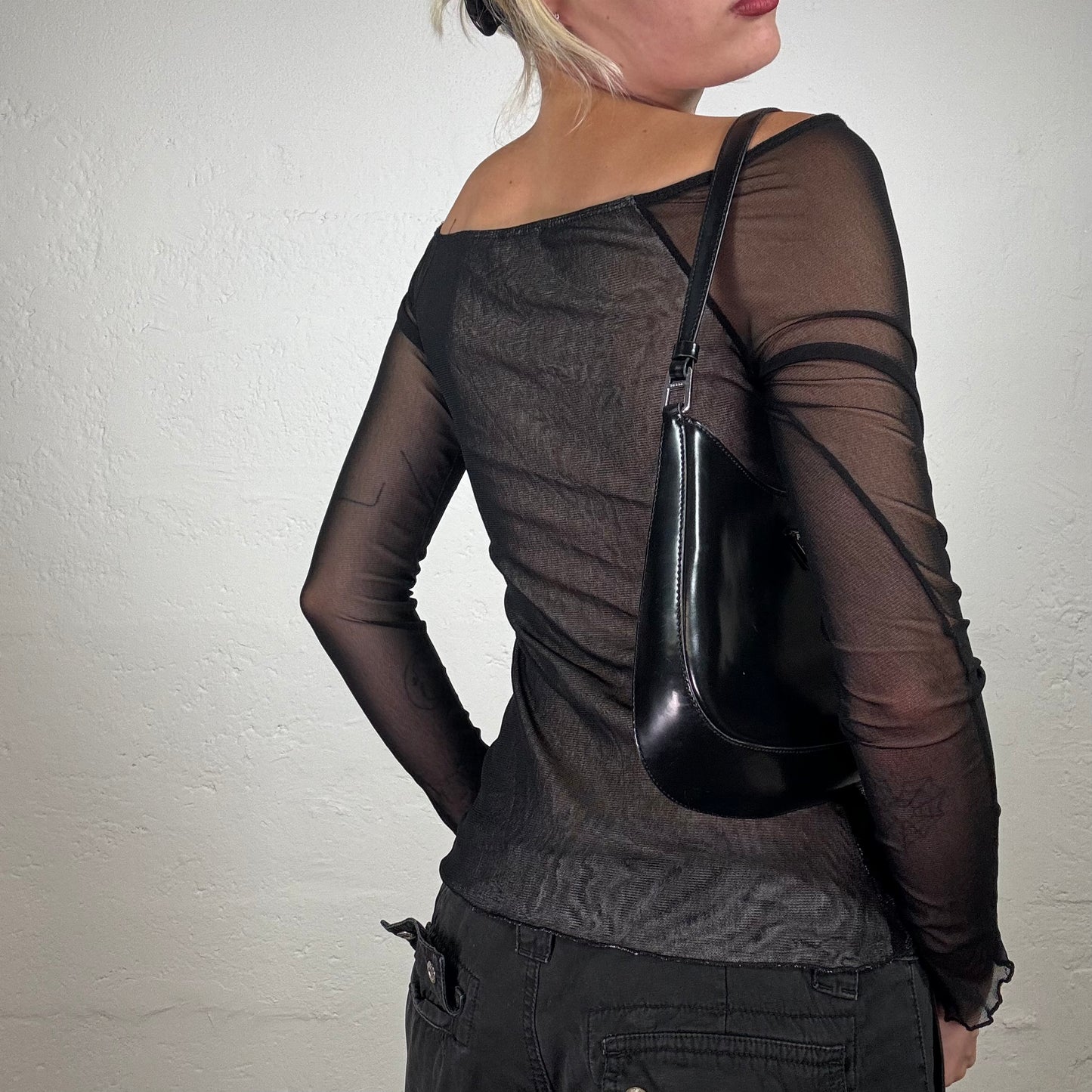 Vintage 2000's Vamp Girl Grey and Black Lace Decorated Longsleeve Top with White Vintage Neck Cut Trim (S)