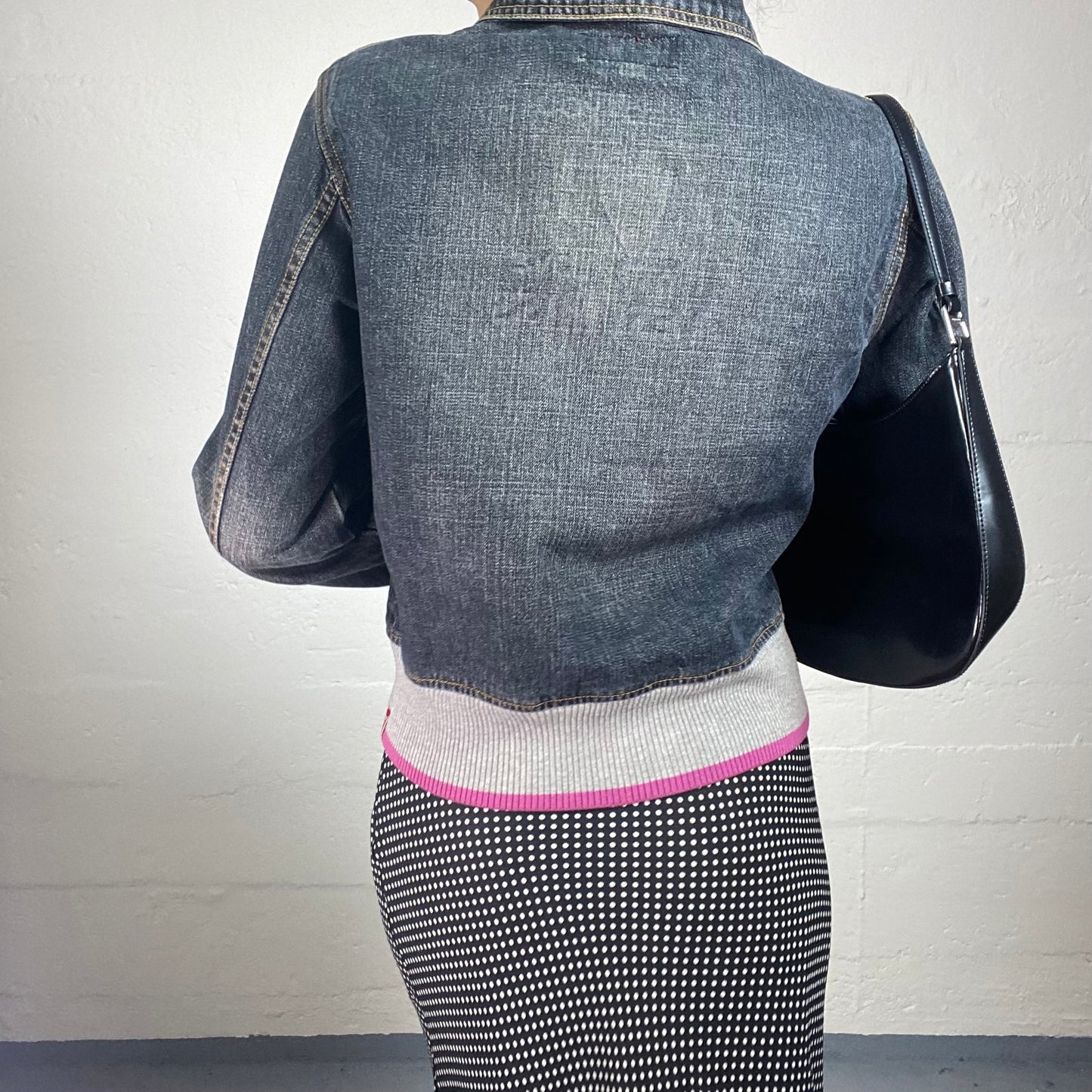 Vintage 2000's Casual Blue Denim Zip Up Jacket with Pink Accents (L)