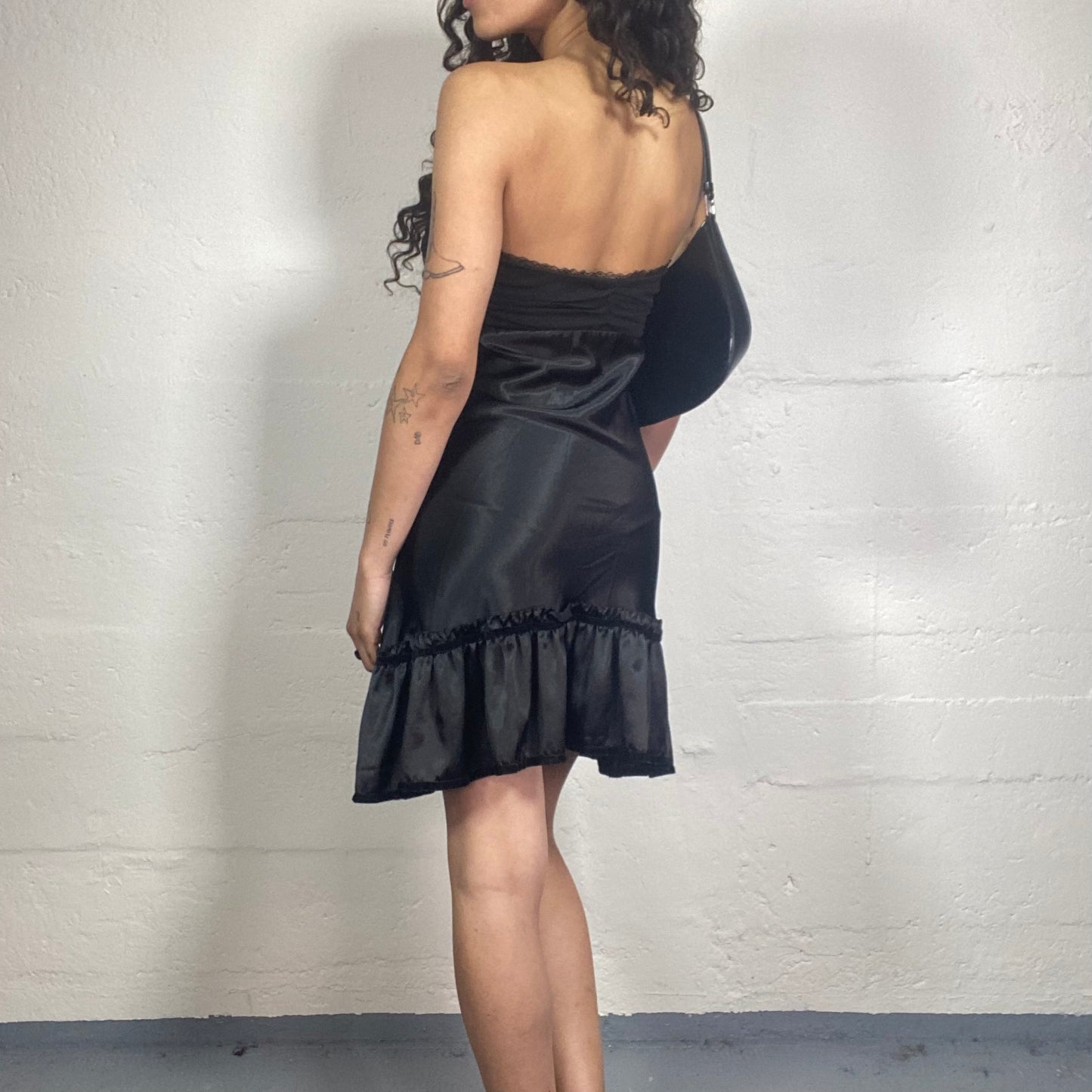 Vintage 2000's Chic Black Satin Tube Dress with Bottom Ruffles and Bra Ribbon (M)