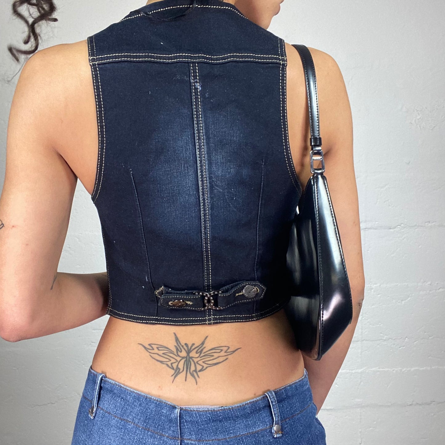 Vintage 2000's Xtina Dark Wash Out Denim Cropped Button Up Vest (M)