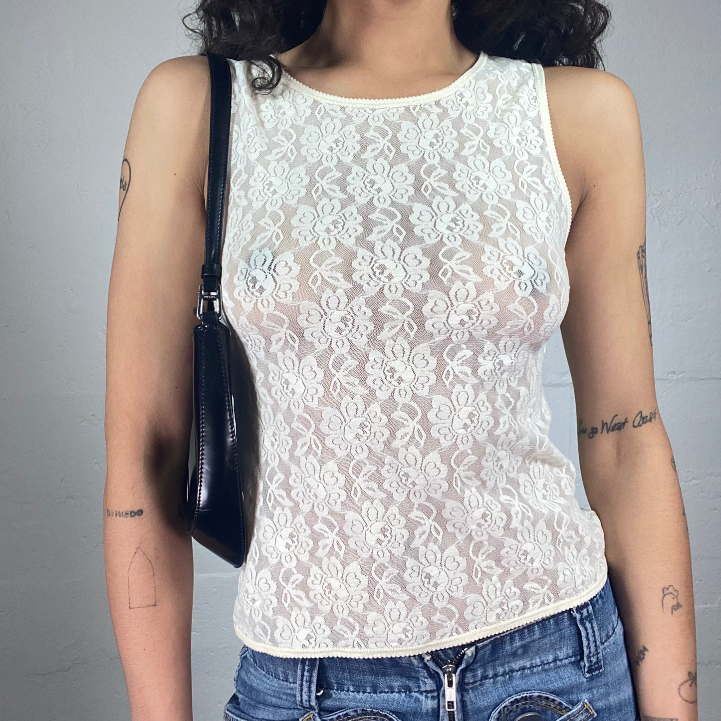 Vintage 2000's Romantic White Lace Fabric Tank Top (M)