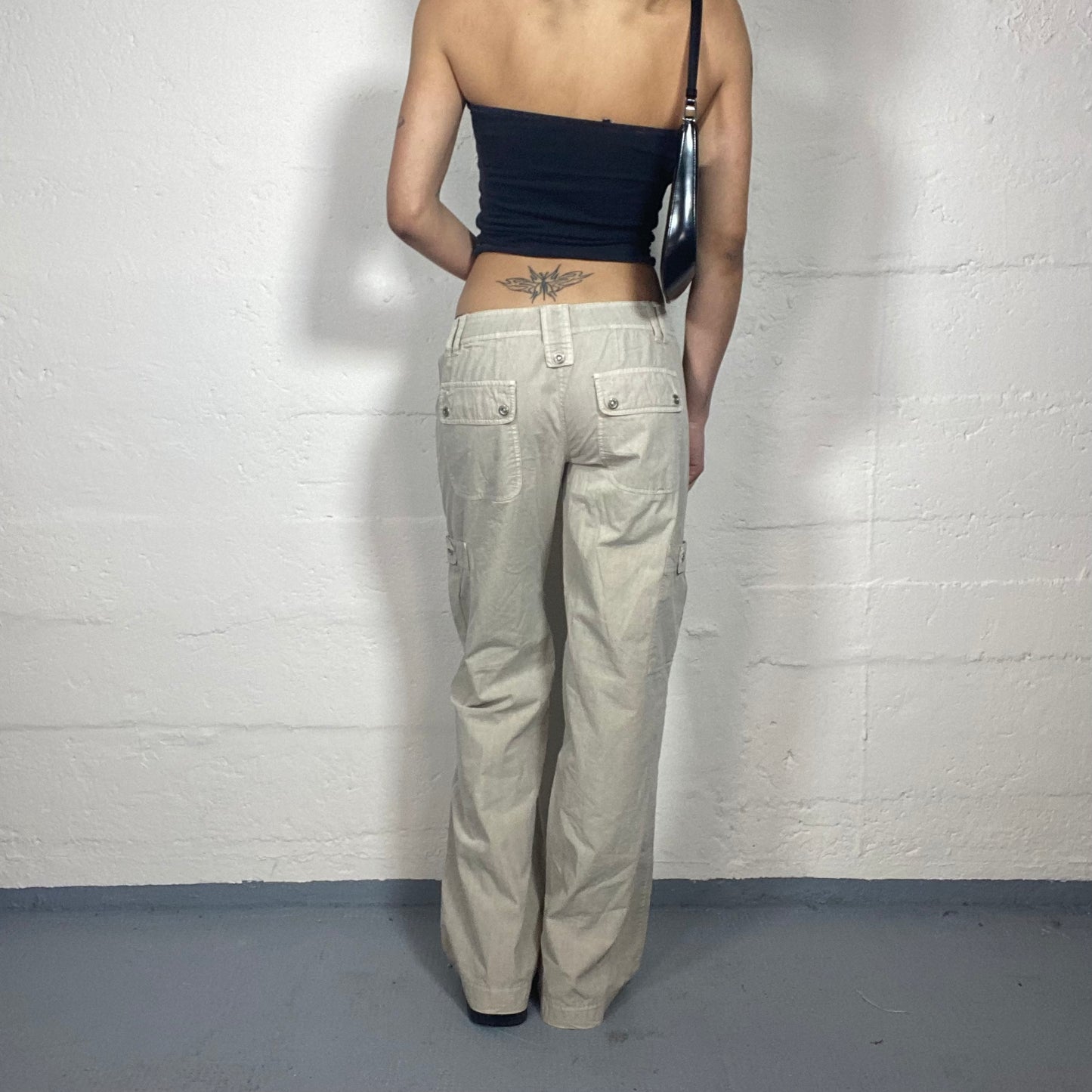 Vintage 2000's Soft Girl Beige Low Waisted Straight Fit Cargo Pants (M)