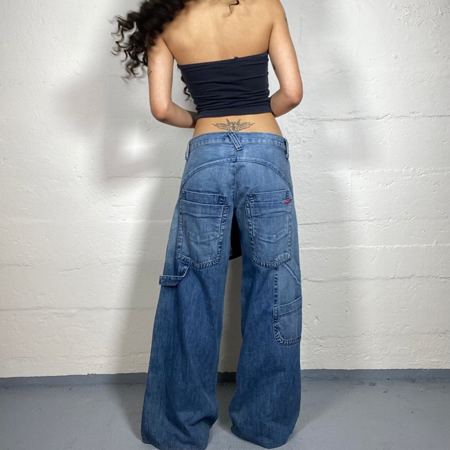 Vintage 2000's Streetstyle Low Waisted Baggy Cargo Jeans (L)