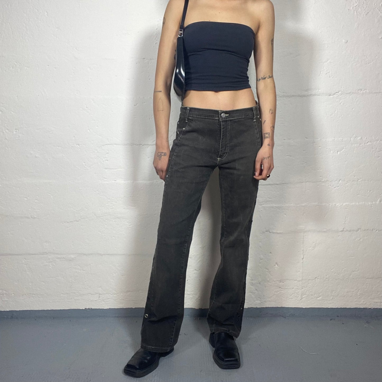 Vintage 2000's Romantic Black Middle Waist Flared Jeans with Roses Print (M)