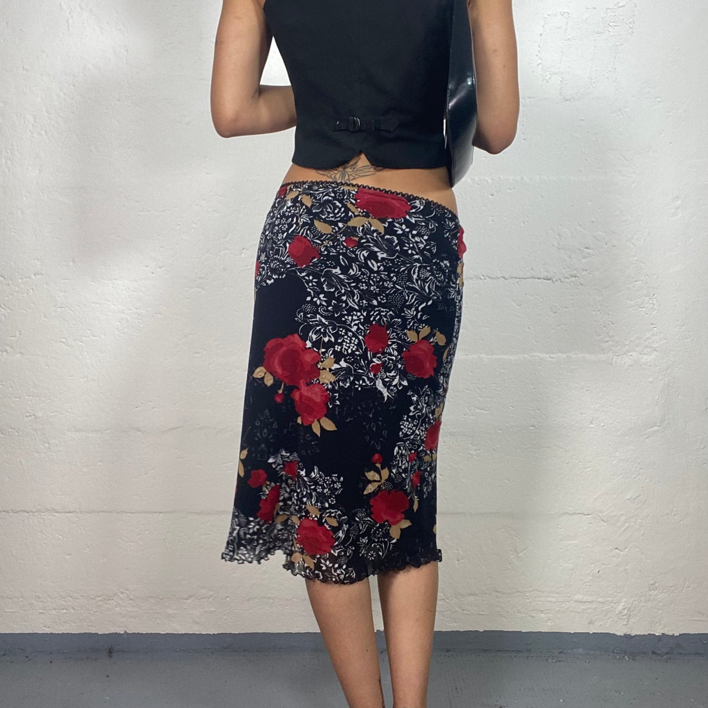 Vintage 2000's Romantic Black Chiffon Midi Skirt with Red Roses and White Details Print (M)