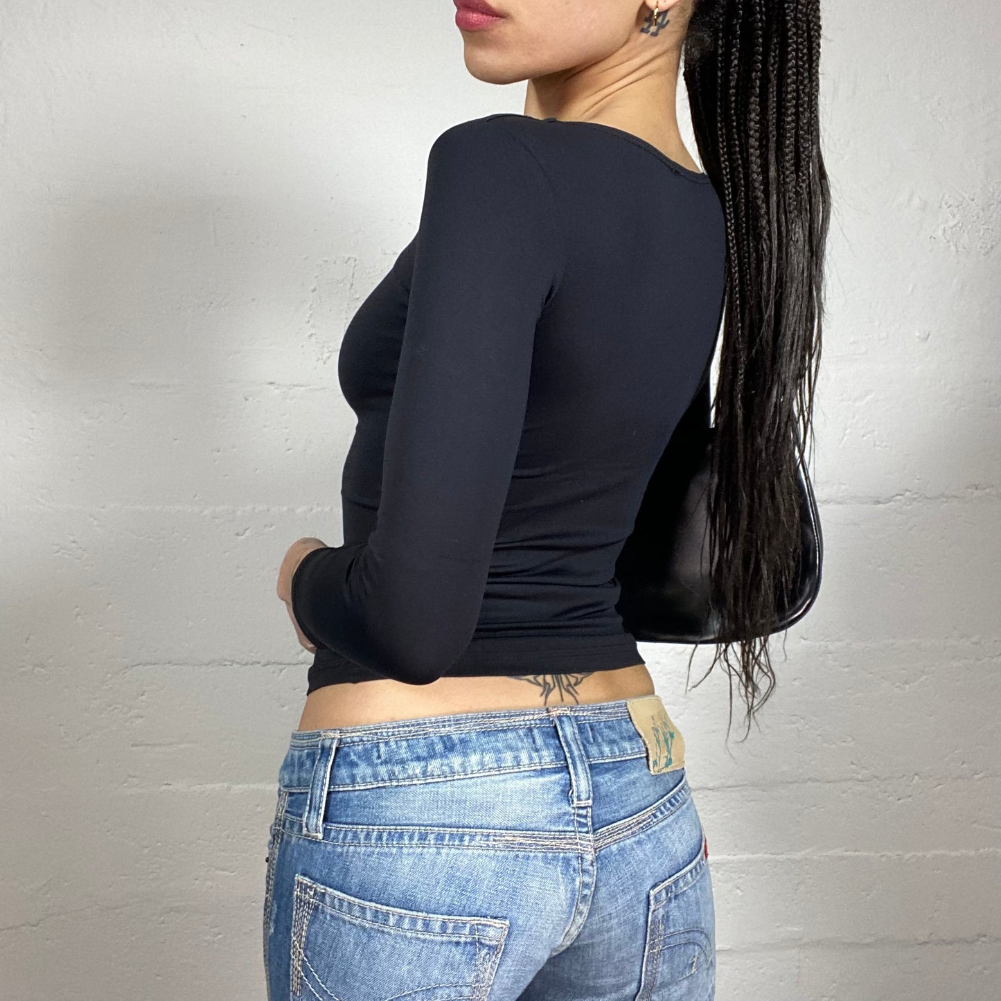 Vintage 2000’s Classy Streetwear Black 3/4 Sleeve Top with Chest Cut Out Detail (S)