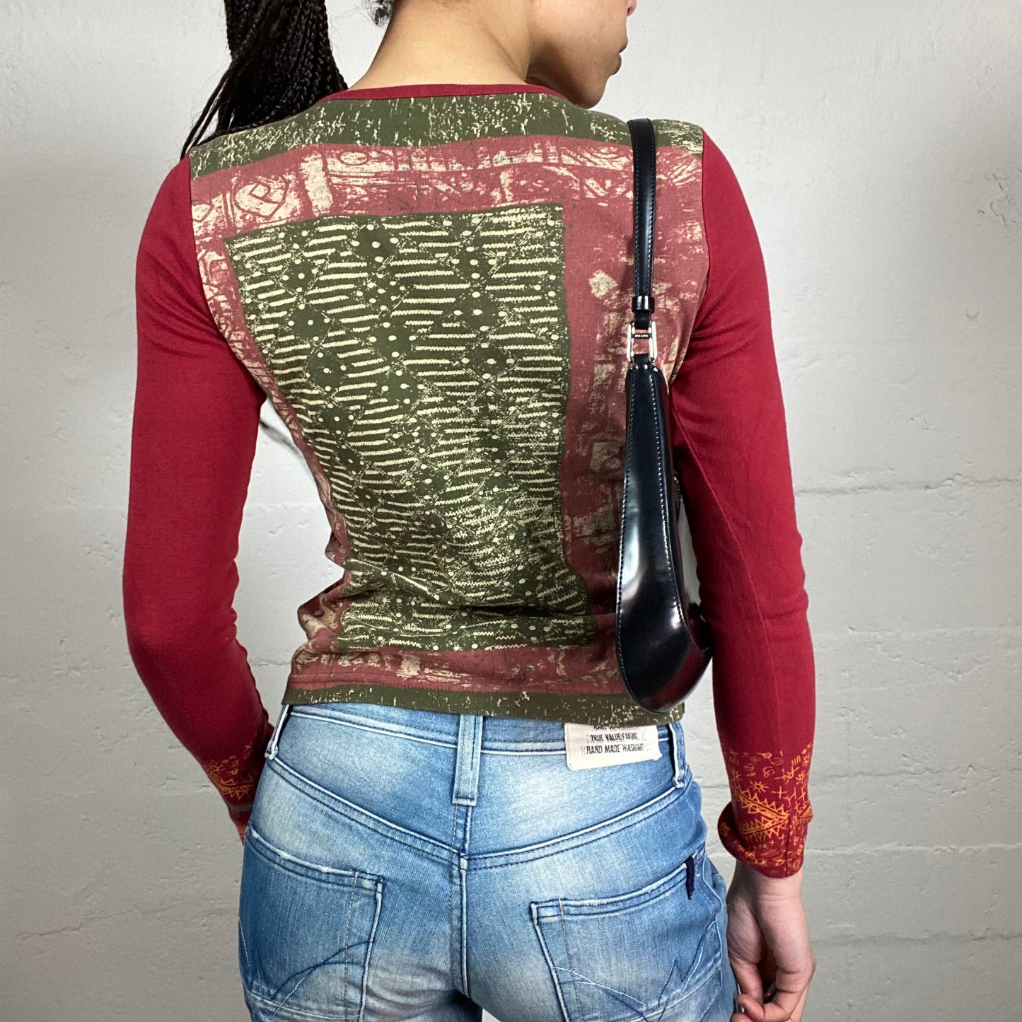 Vintage 2000’s Downtown Girl Red and Orange Abstract Art Printed Longsleeve Top (M)