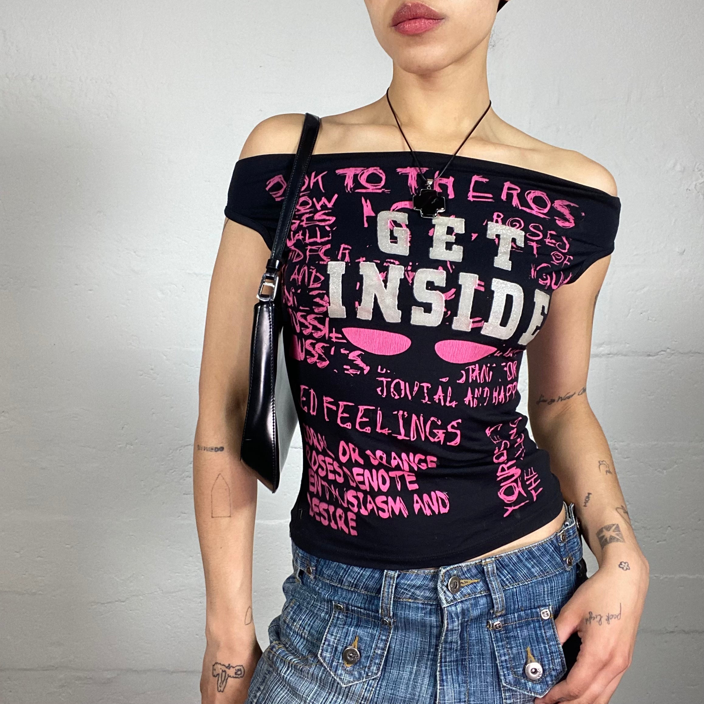 Vintage 2000’s graphic black top