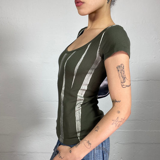 Vintage 2000's Casual Khaki Green Jersey Tee with White Abstract Print (L/XL)