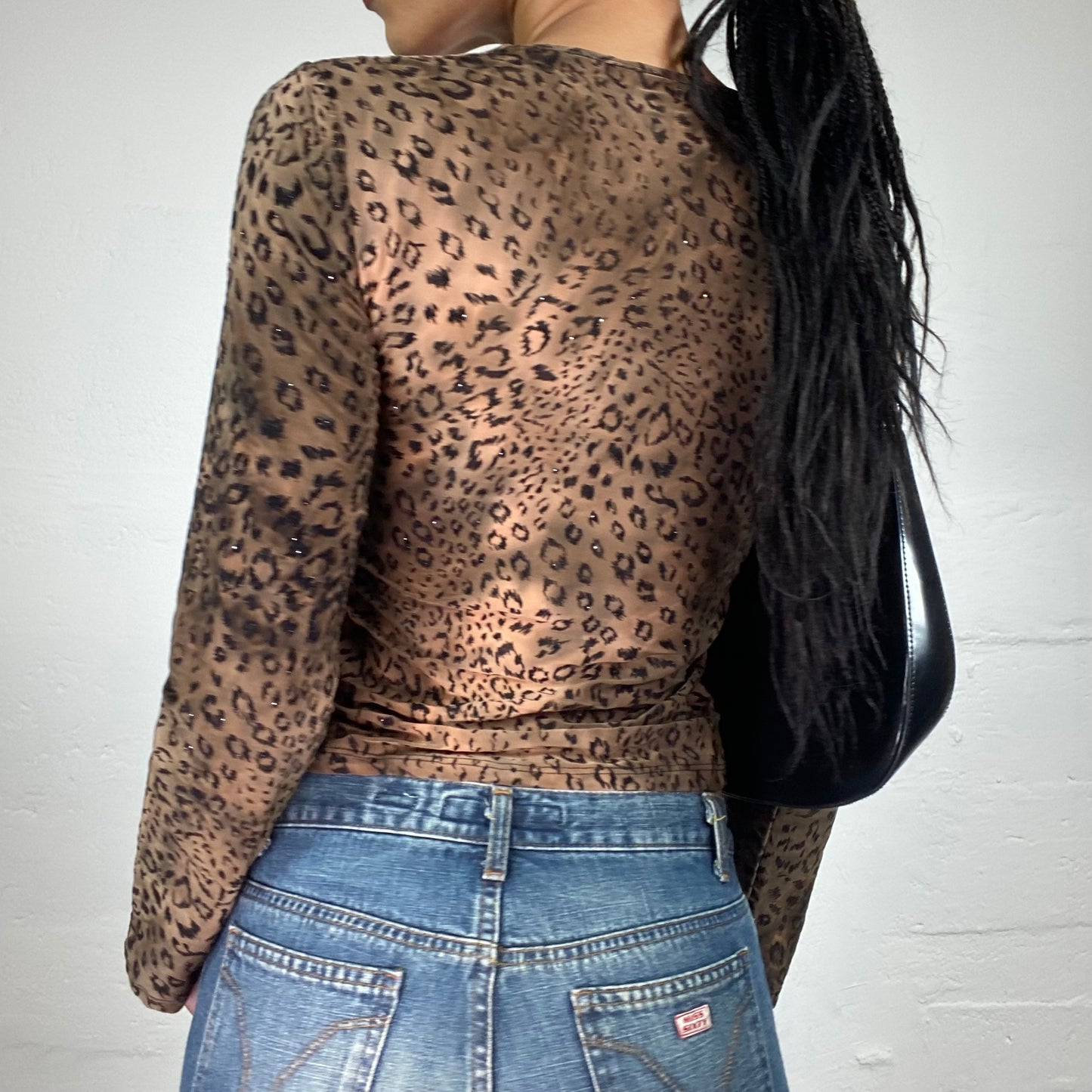 Vintage 2000's Downtown Girl Brown Longsleeve Leo Print V-Cut Top (M)