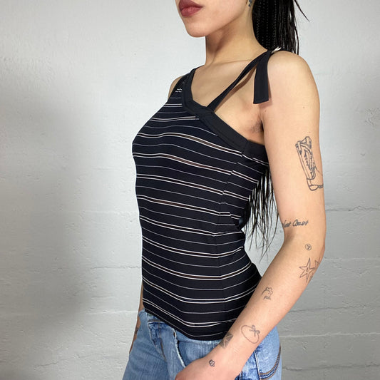 Vintage 90’ Streetwear Black Striped Print Sleeveless Top with Asymmetric Shoulder Design (L)