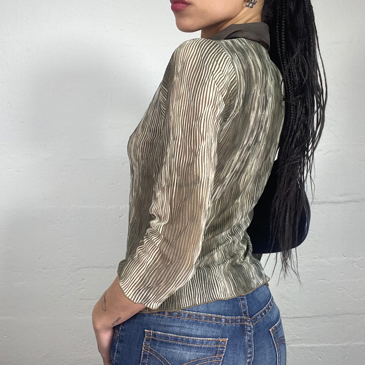 Vintage 90’s Office Girl Khaki Faded Green Pleated 3/4 Sleeve Shirt with Brown Collar (S)