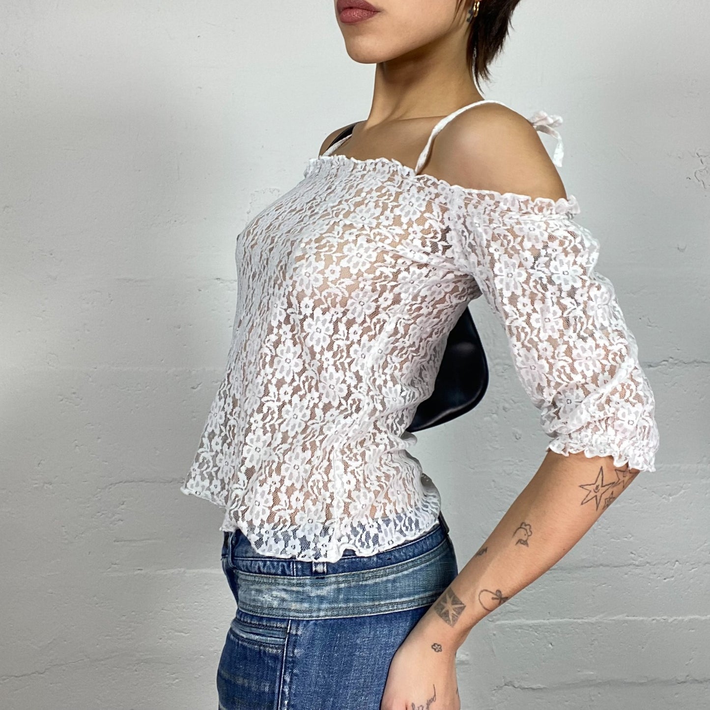 Vintage 2000's Soft Girl White Off Shoulder Top with Mesh Floral Lace Material (S)