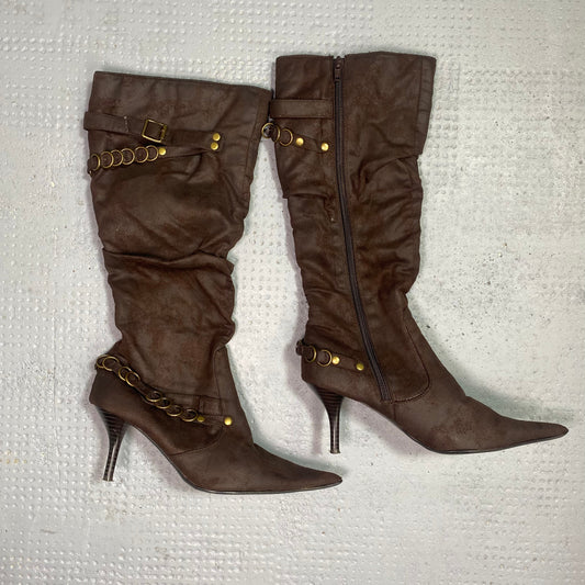 Vintage 2000's Brown Cowboy Stiletto Boots with Golden Chain Detail (36)