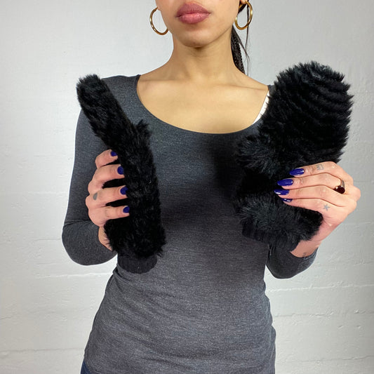 Vintage 2000's Bratz Black Fluffy Mitten Gloves