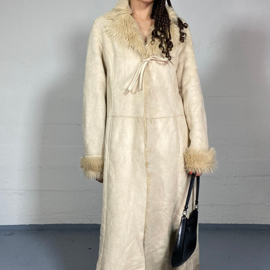 Vintage 2000's Bratz Beige Maxi Afghan Coat with Faux Fur Collar and Sleeves Detail (M)