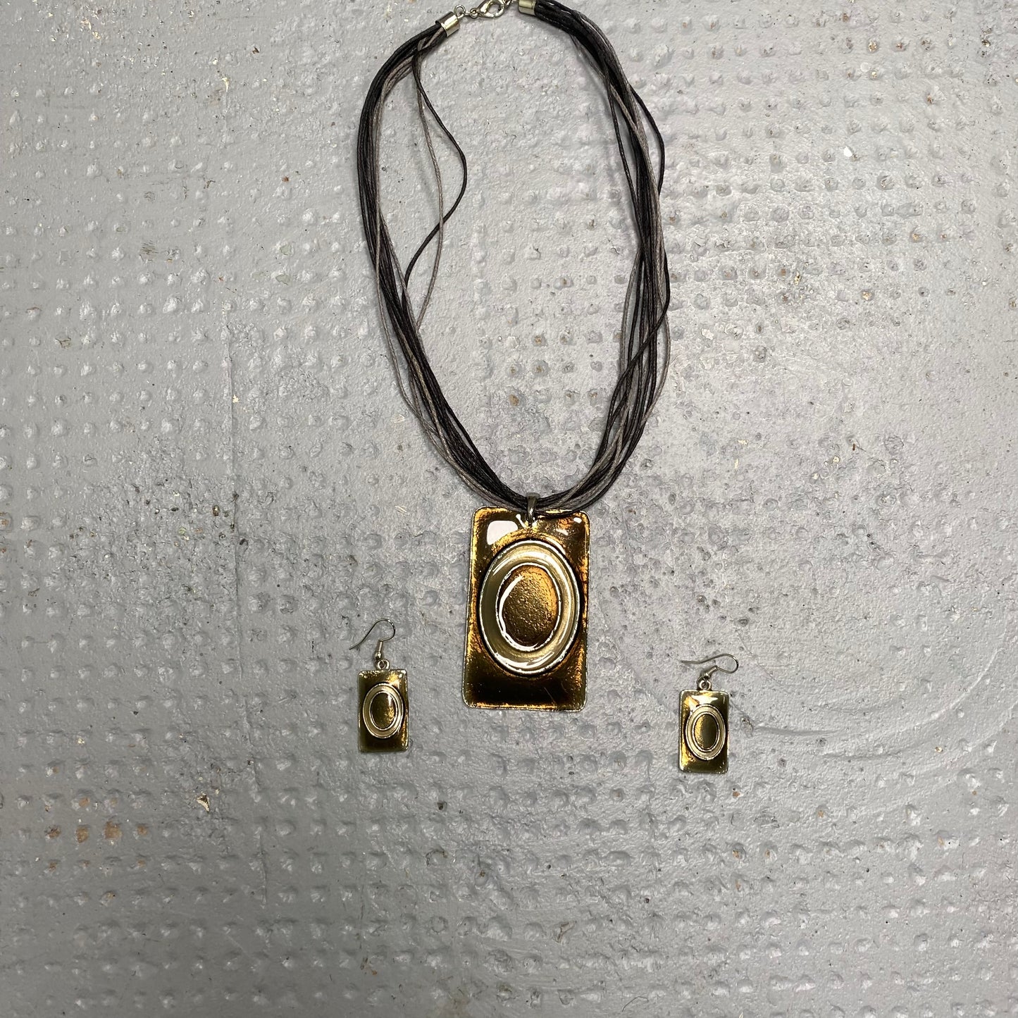 Vintage 2000's Cute brown Necklace with 'Boxed Circle' Pendant and Matching Earrings
