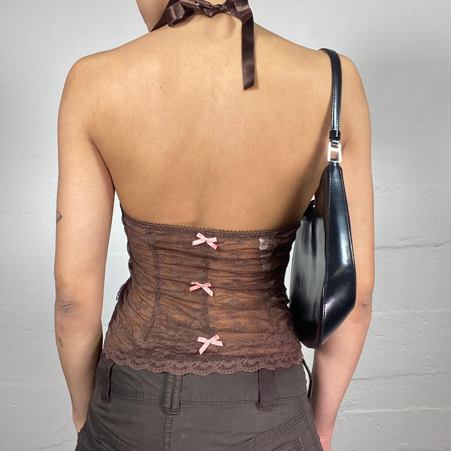 Vintage 2000's Coquette Girl Brown Neckholder Top with White Floral Print and Pink Ribbon Detail (M)