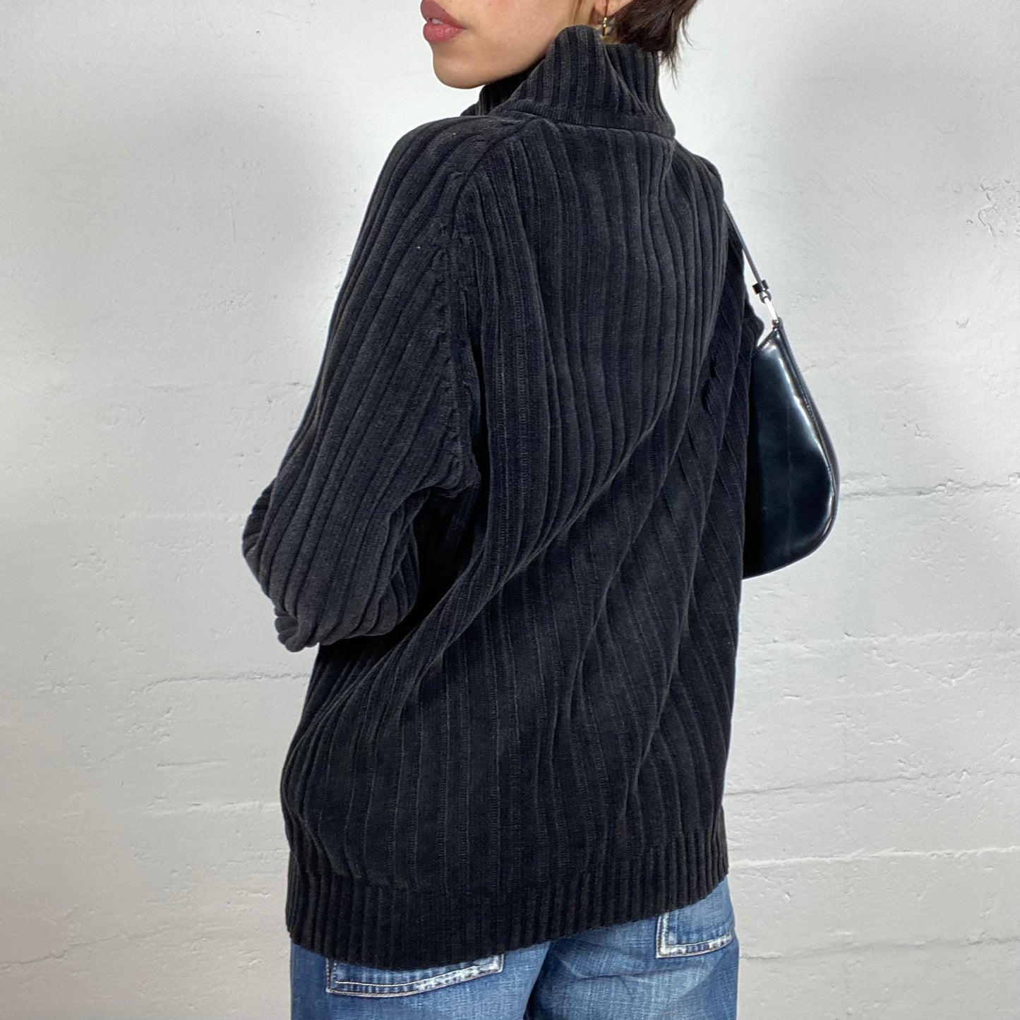 Vintage 2000's Sporty Grey Zip Up Ribbed Knitted Sweater (L)
