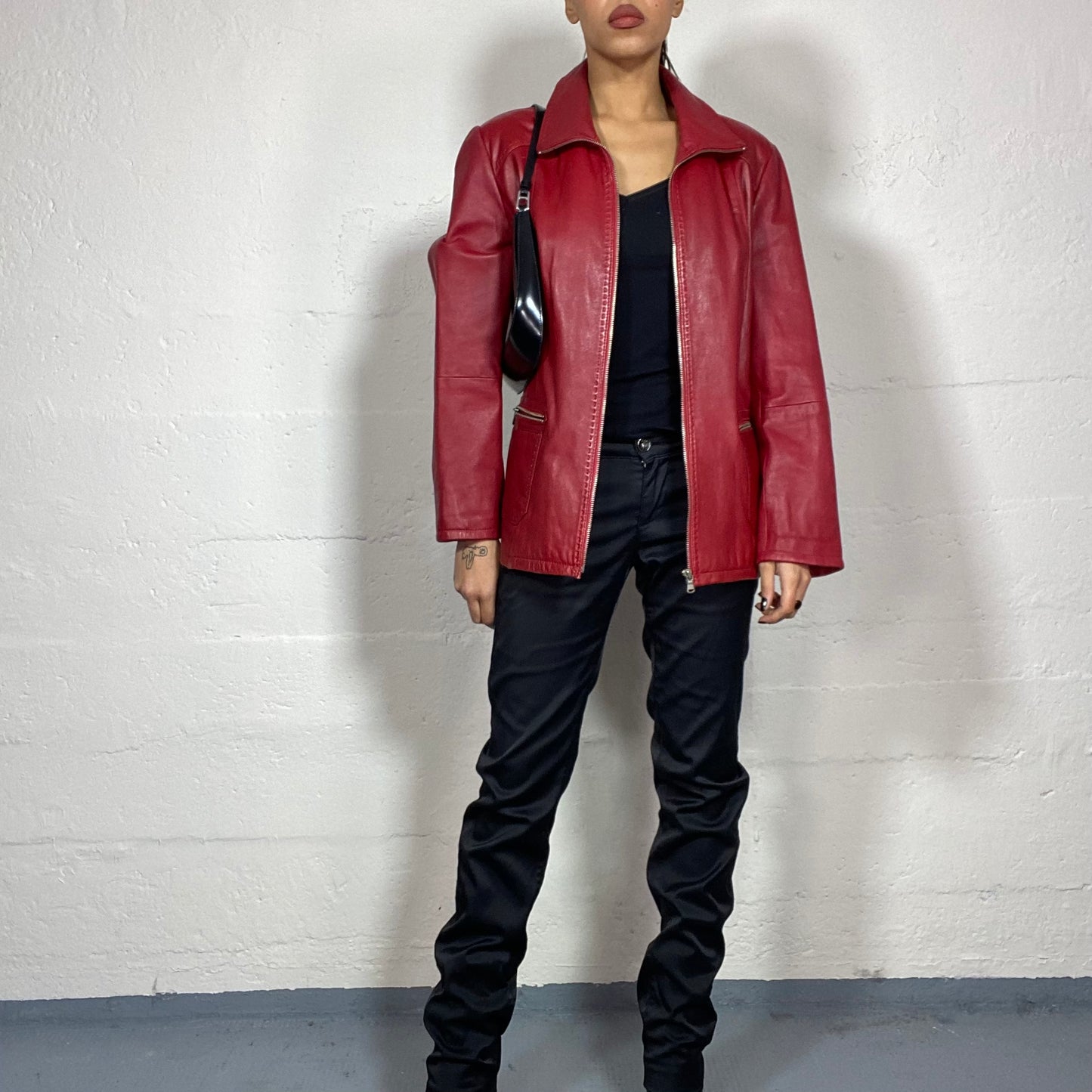 Vintage 2000 Model Off Duty Cherry Red Leather Jacket with Zipper (M)