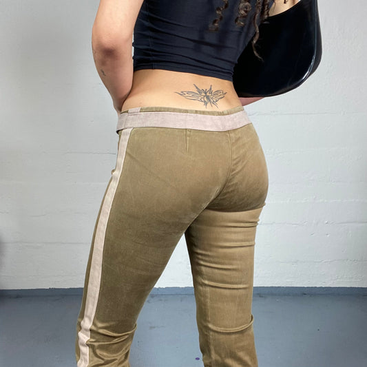 Vintage 2000's Downtown Girl Khaki Low Waist Pants with Belt Detail (S)