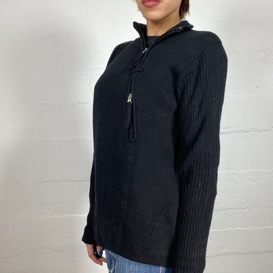 Vintage 2000's Sporty Black Asymmetric Zip Up Knitted Sweater (M)