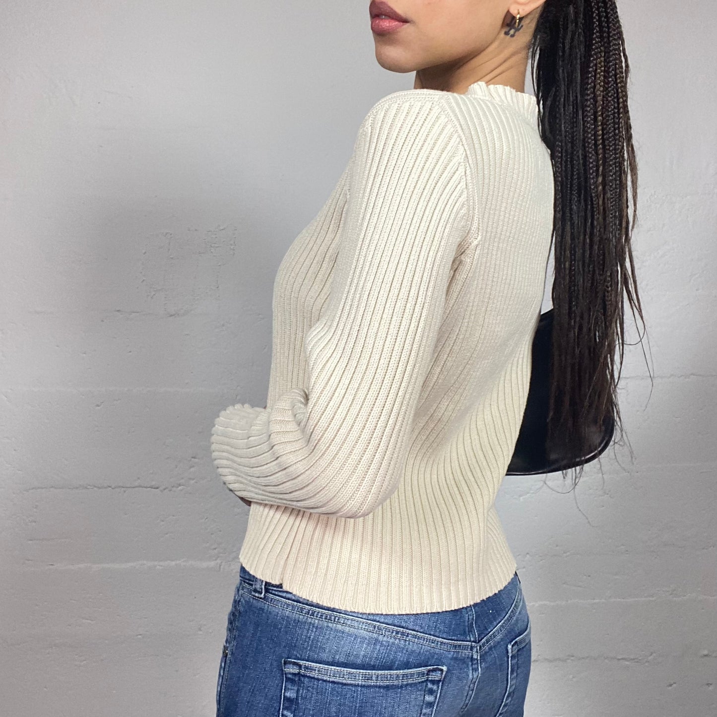 Vintage 2000's Pepe Jeans Old Money Aesthetic White Knit Pullover with Navy Brand Printed Detail (S)
