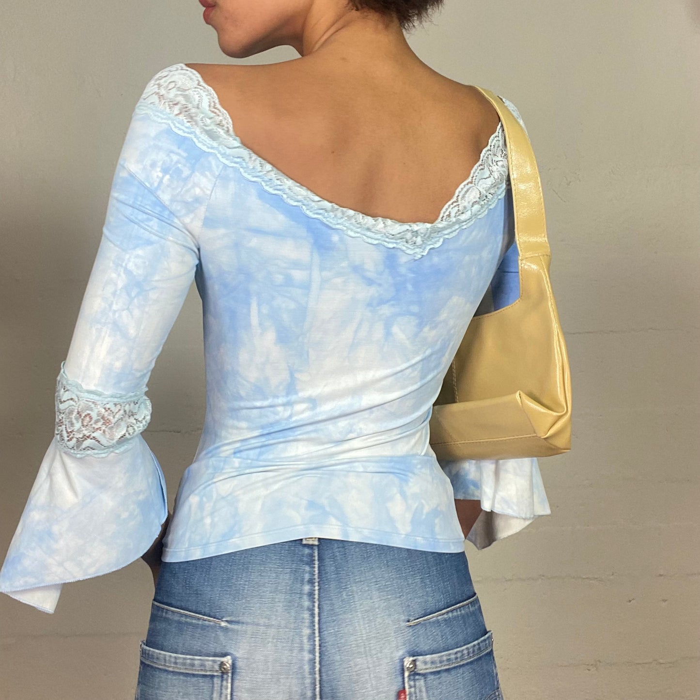 Vintage 2000's Cute Baby Blue Tie Dye Top with Lace Trim Detail (S)