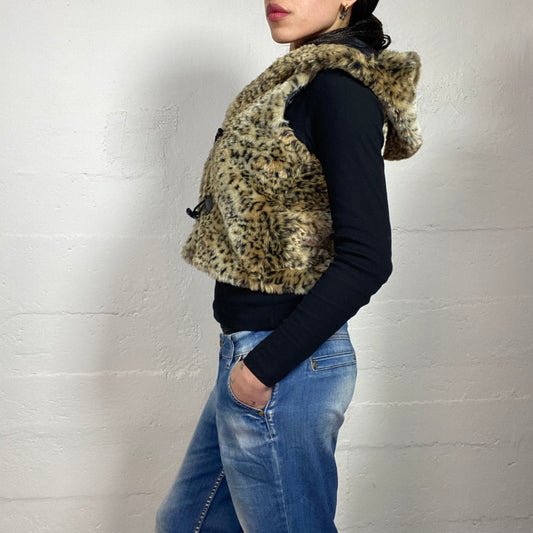 Vintage 2000's Bratz Fur Cheetah Print Jacket with Black Maille Longsleeves Detail (S/M)