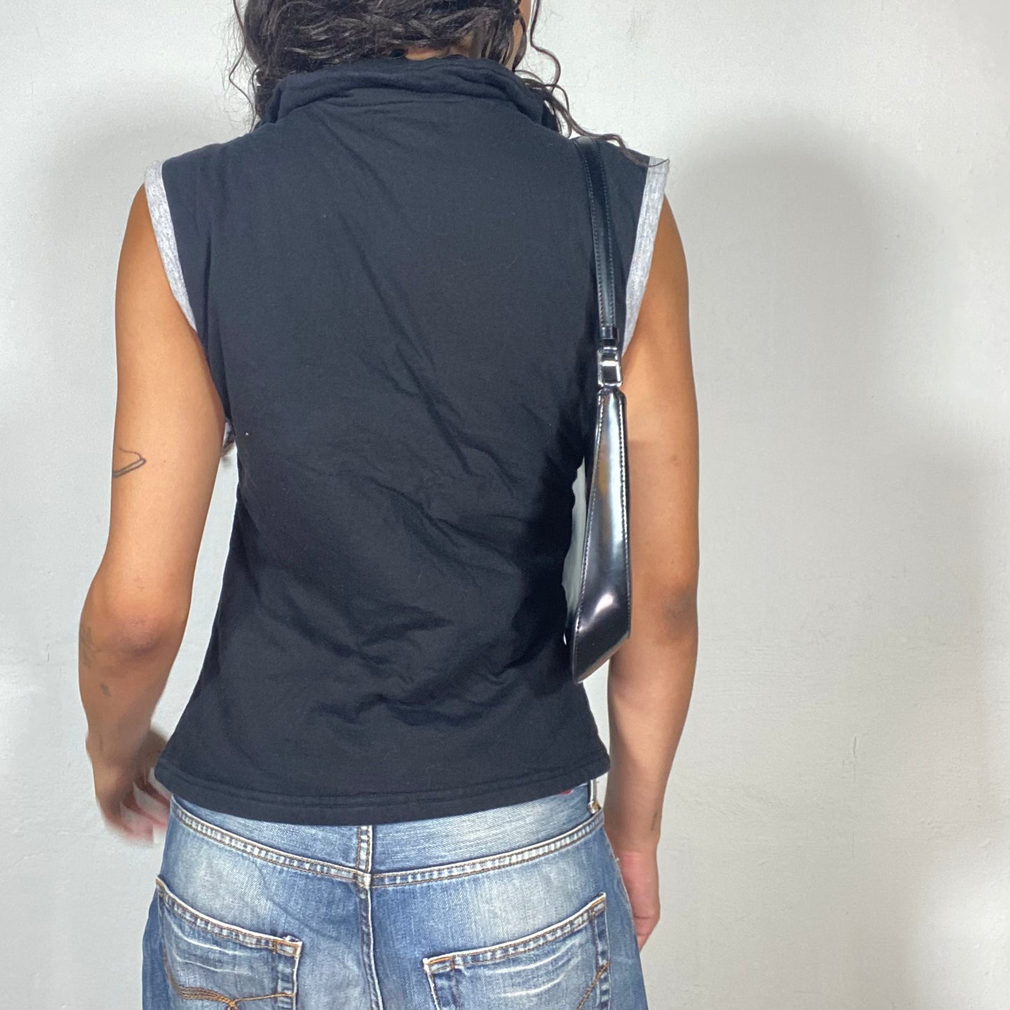 Vintage 2000's Sporty Black Zip Up Oversized Vest with Grey Lining (M)