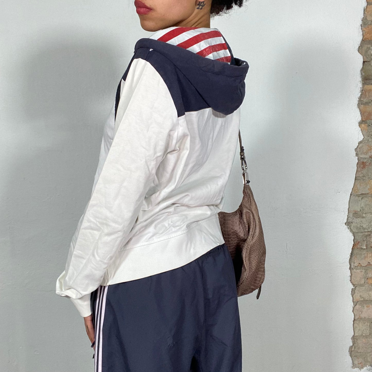 Vintage 90's Converse White Zip Up Sweater with Navy Shoulders (M)